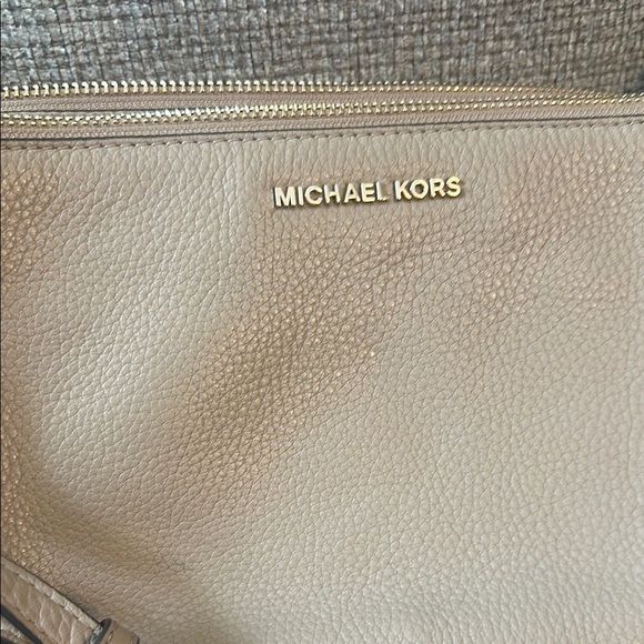 Michael Kors Tan Leather Crossbody Bag - Picture 2 of 8